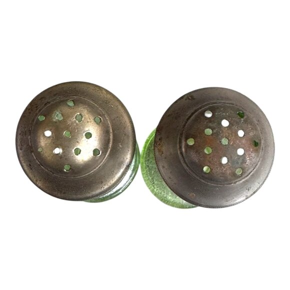 Vintage 1930s Hazel Atlas Royal Lace Uranium Green 4" Salt Pepper Shaker Pair - Picture 10 of 12